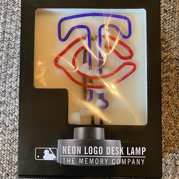 MN Twins MLB neon desk light - Picture 2 of 5